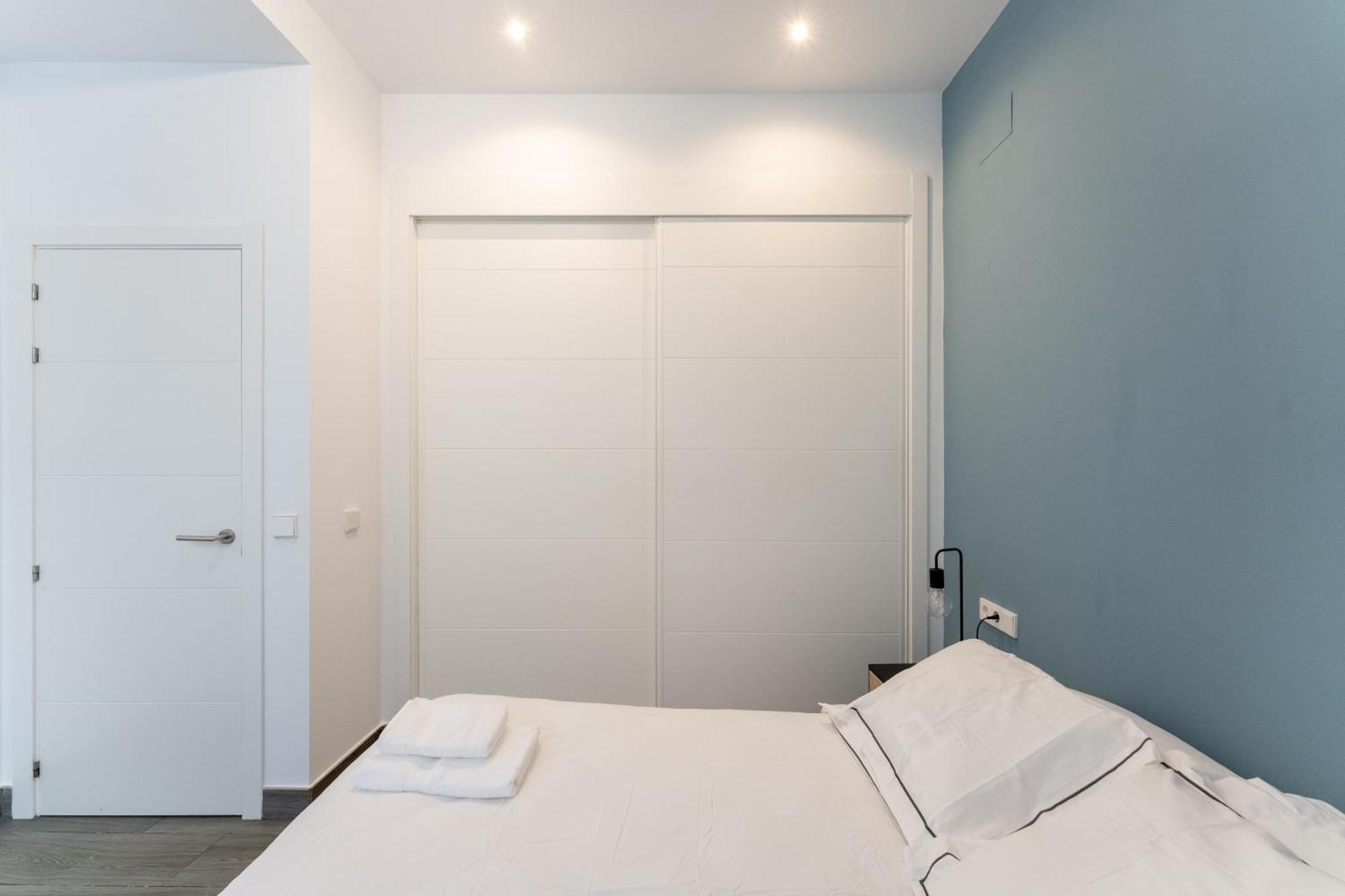 Luxe Apartment In Plaza De Espana Madrid Eksteriør billede