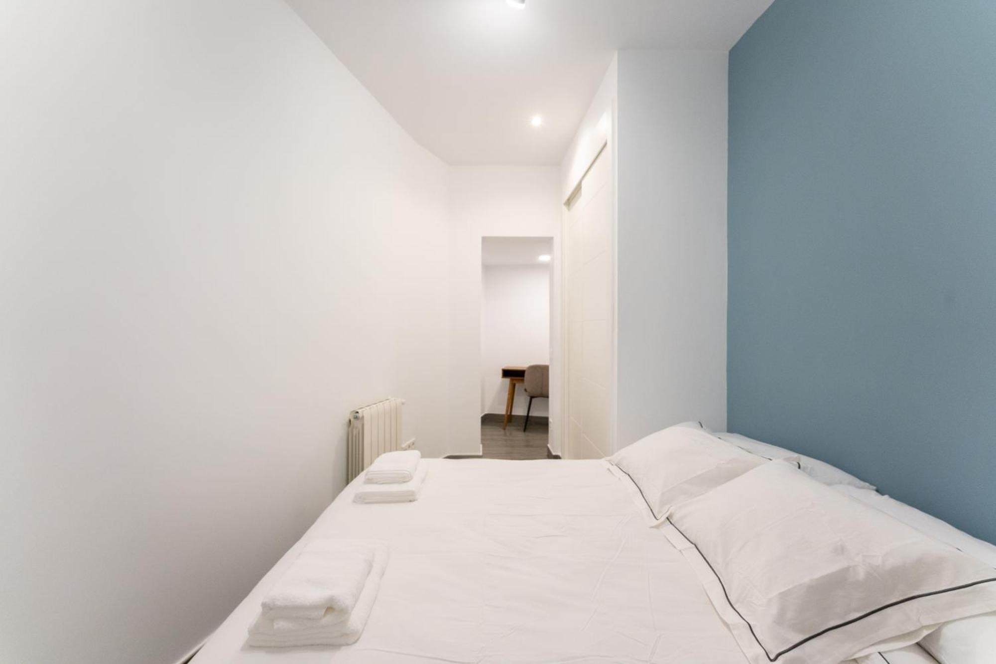 Luxe Apartment In Plaza De Espana Madrid Eksteriør billede