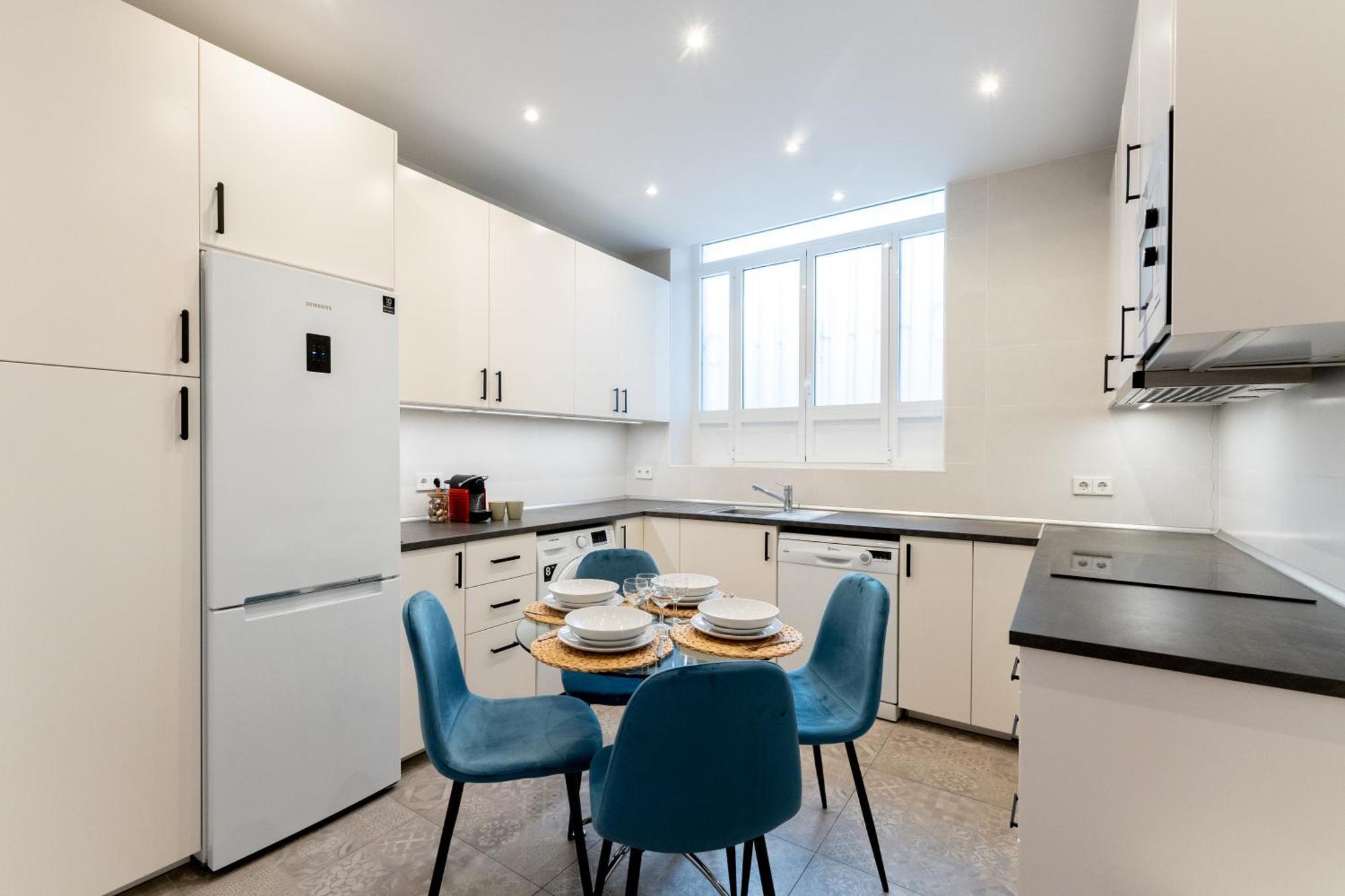 Luxe Apartment In Plaza De Espana Madrid Eksteriør billede