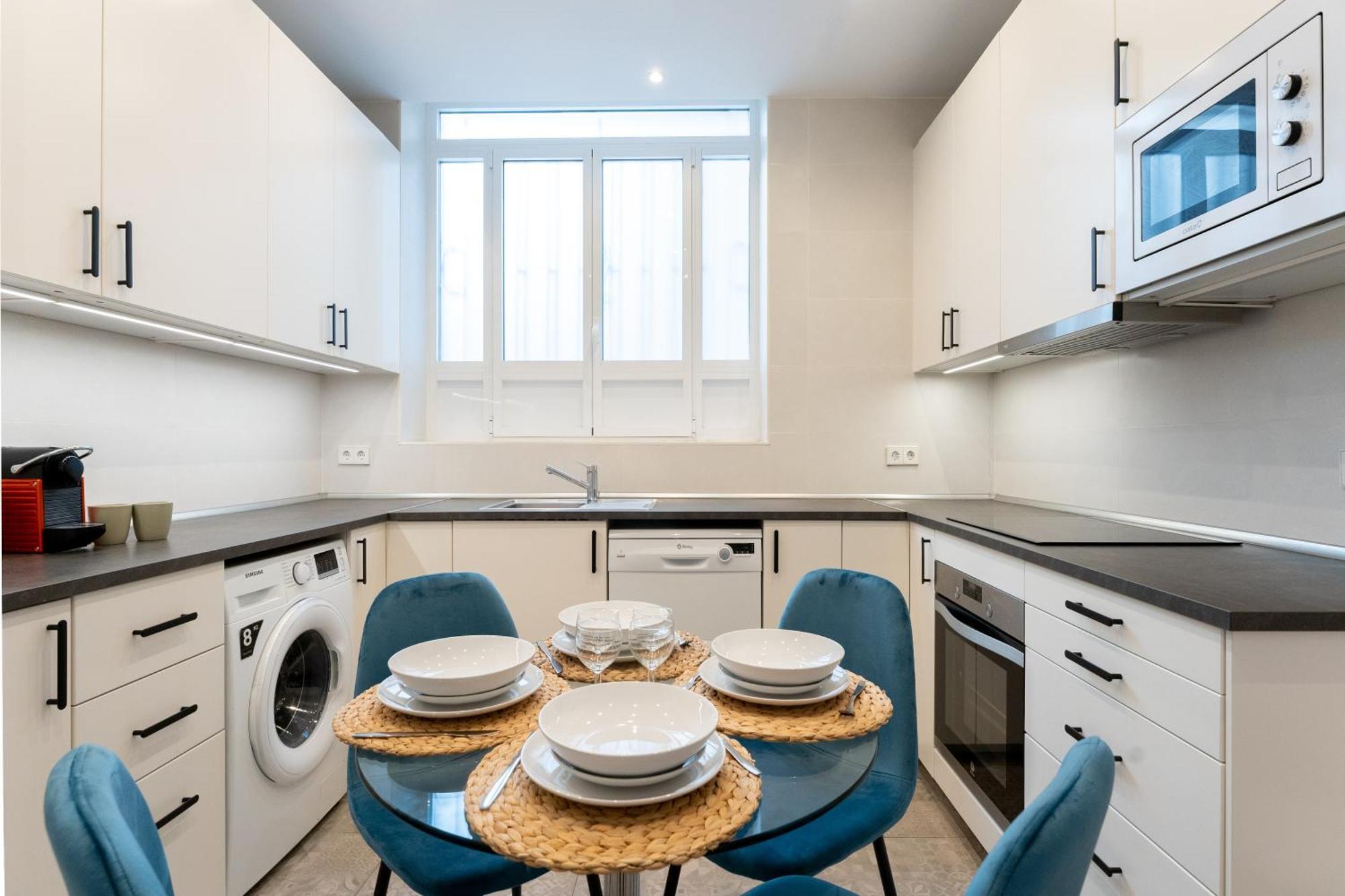 Luxe Apartment In Plaza De Espana Madrid Eksteriør billede
